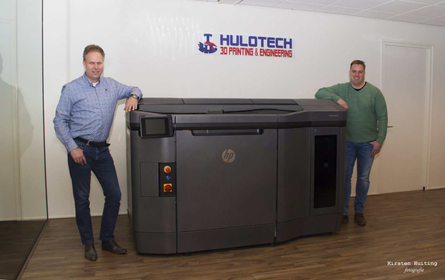 Hulotech ondernemers bij printer