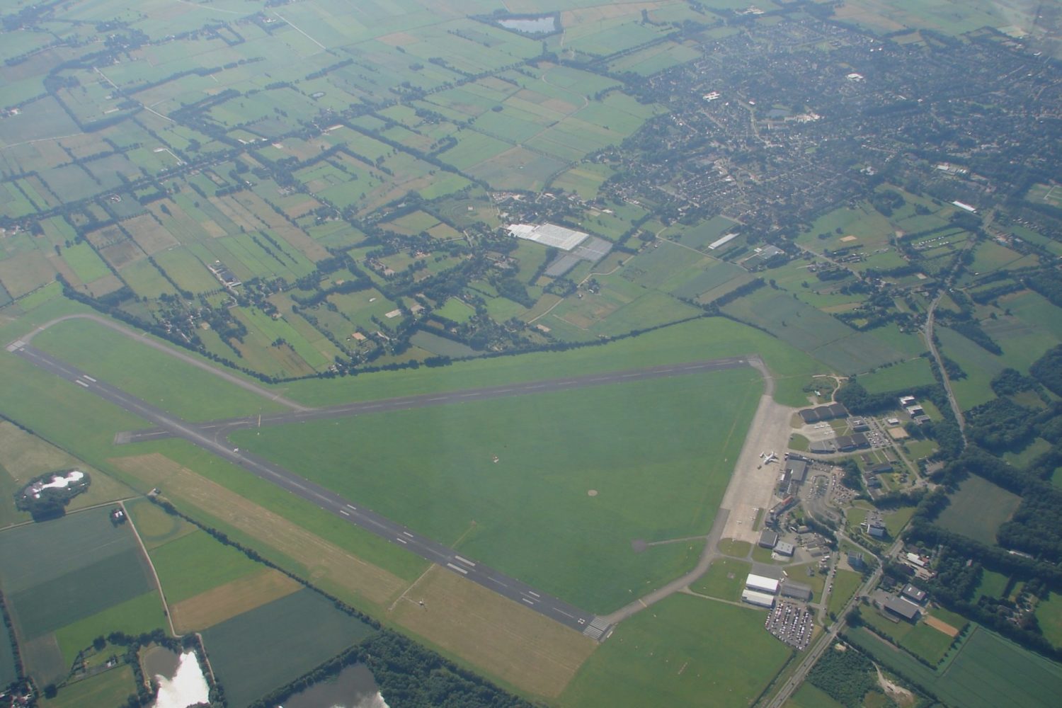 Groningen Airport Eelde Overview Bron Wikipedia