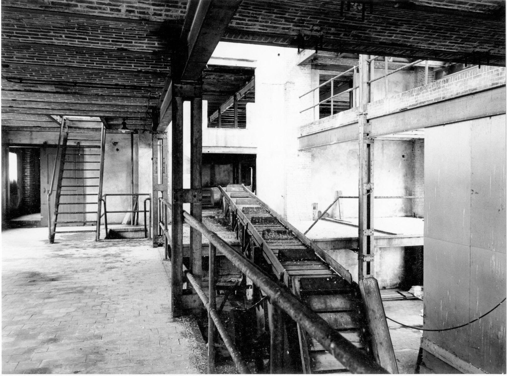 Groningen : Turfsingel : suiker- en stroopfabriek W.A. Scholten, interieur