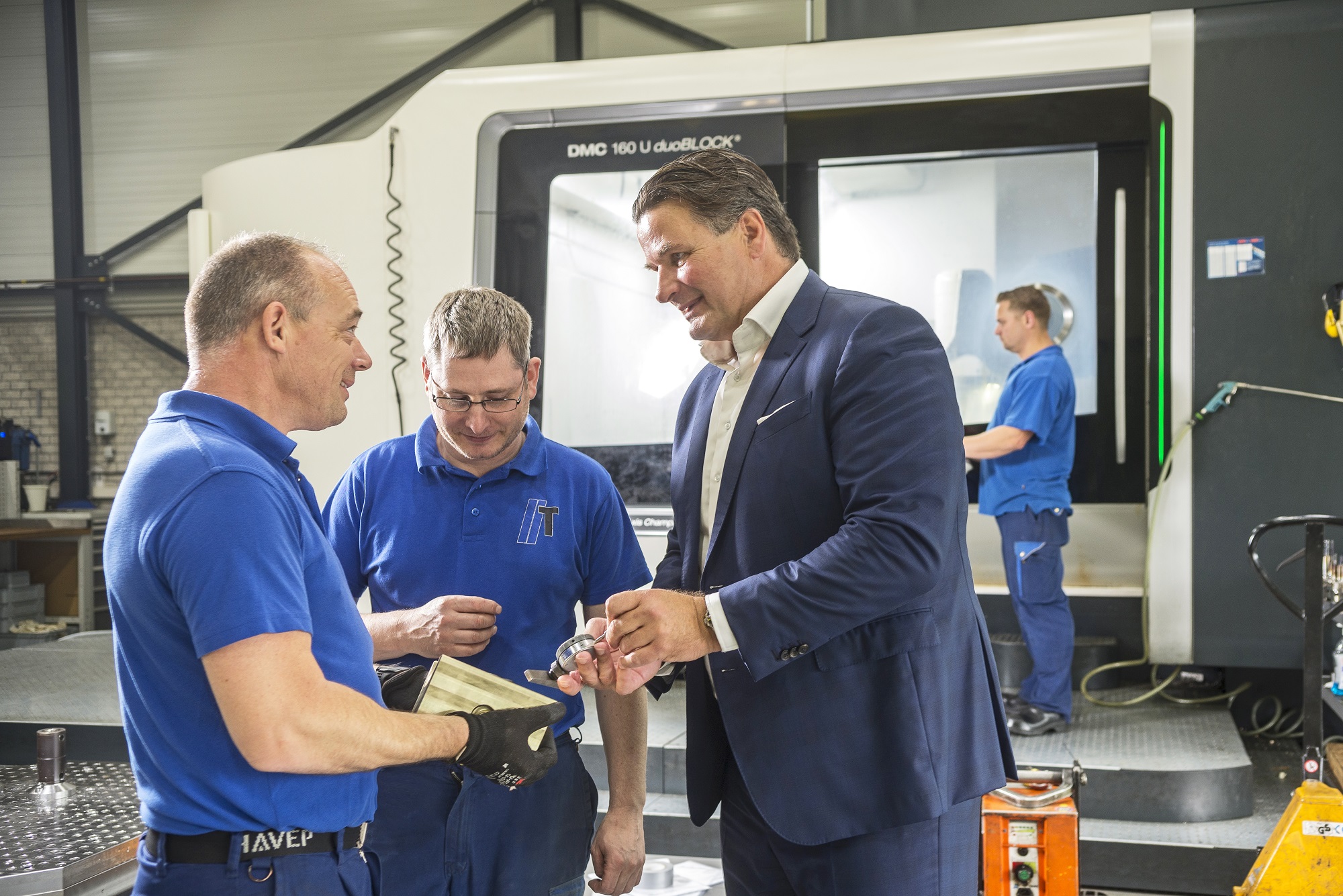 Tooling Holland-Chris-Bus014