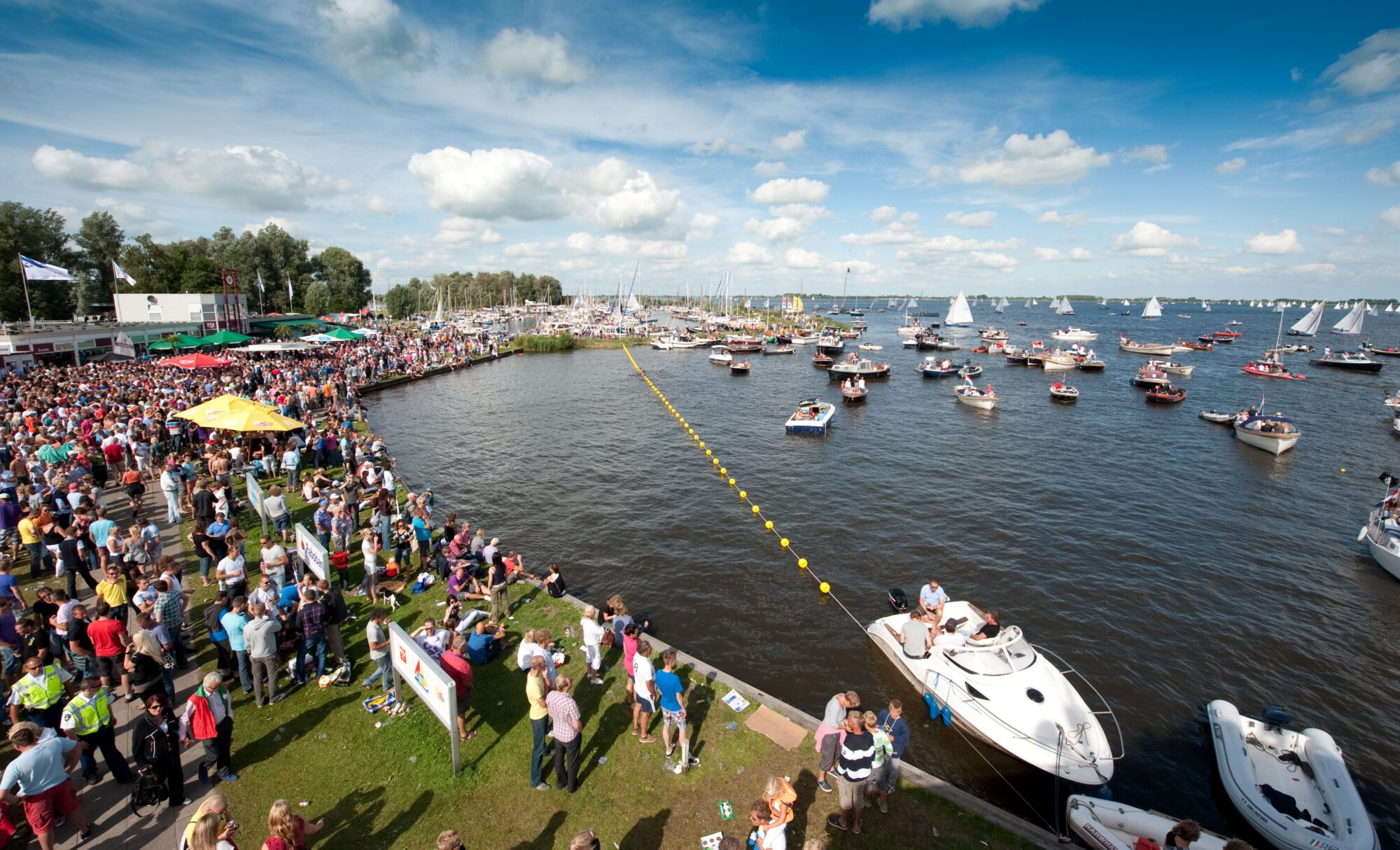 Boten op het water in friesland